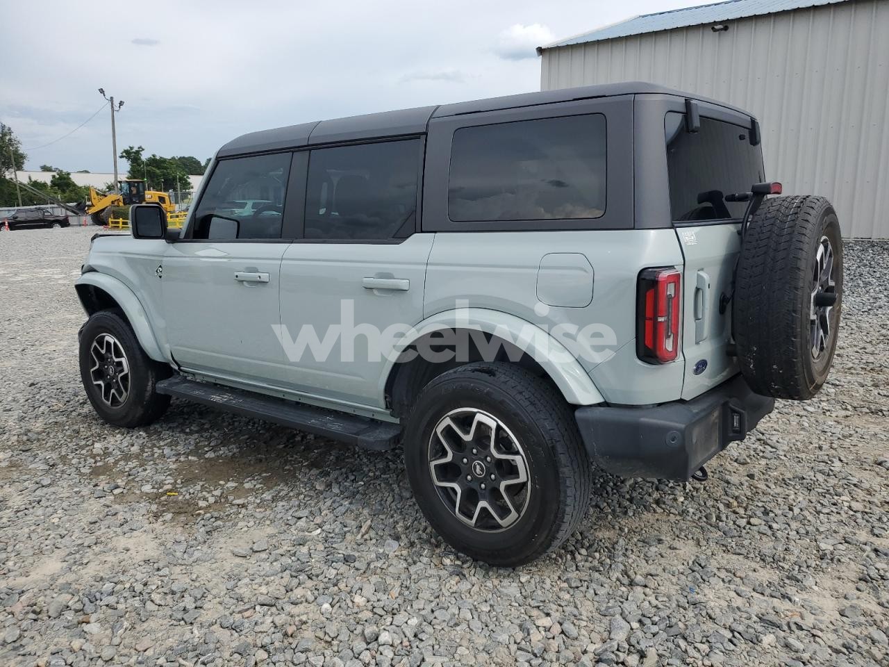 Photo 2 of 2023 FORD BRONCO BASE (VIN 1FMEE5BP7PLB67930)