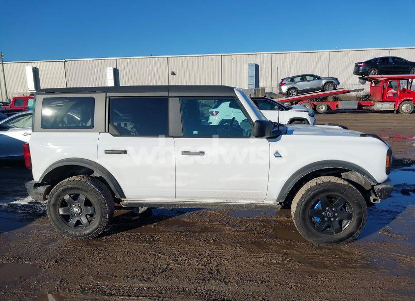 Photo 13 of 2022 Ford Bronco BLACK DIAMOND (VIN 1FMEE5BP9NLB07578)