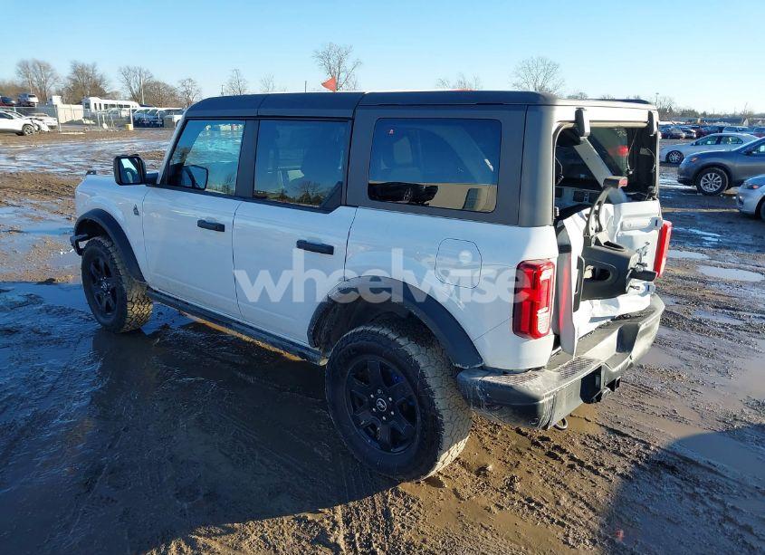 Photo 3 of 2022 Ford Bronco BLACK DIAMOND (VIN 1FMEE5BP9NLB07578)