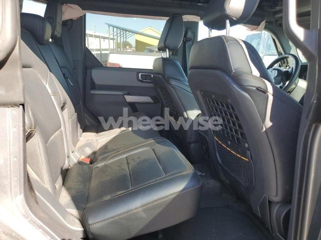 Photo 3 of 2022 FORD BRONCO BASE N/A (VIN 1FMEE5DH0NLB07684)