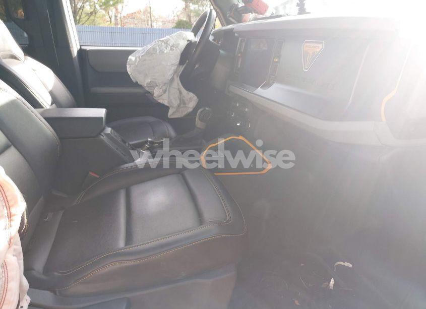 Photo 5 of 2022 Ford Bronco BADLANDS (VIN 1FMEE5DP0NLA87721)