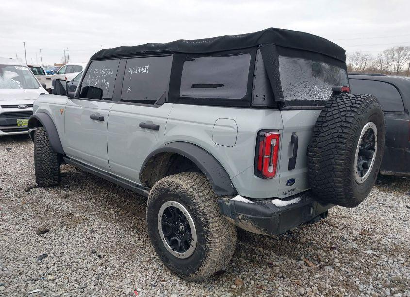 Photo 3 of 2022 Ford Bronco BADLANDS (VIN 1FMEE5DP1NLA89347)