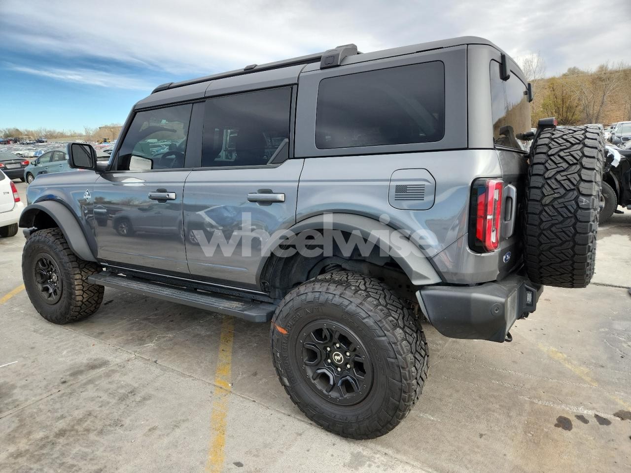 Photo 2 of 2022 FORD BRONCO BASE (VIN 1FMEE5DP2NLB39141)