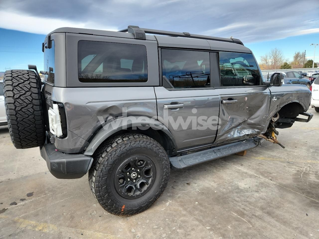 Photo 3 of 2022 FORD BRONCO BASE (VIN 1FMEE5DP2NLB39141)