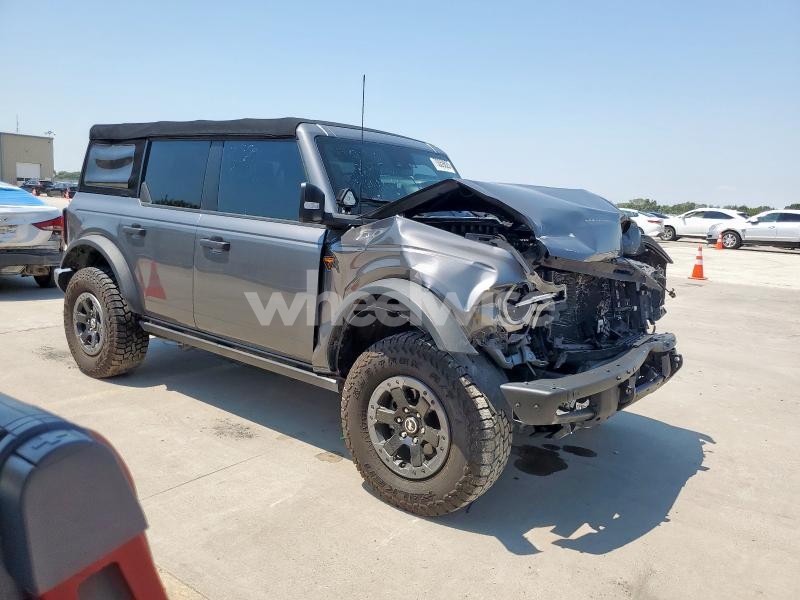 Photo 3 of 2021 FORD BRONCO BASE N/A (VIN 1FMEE5DP3MLB04025)