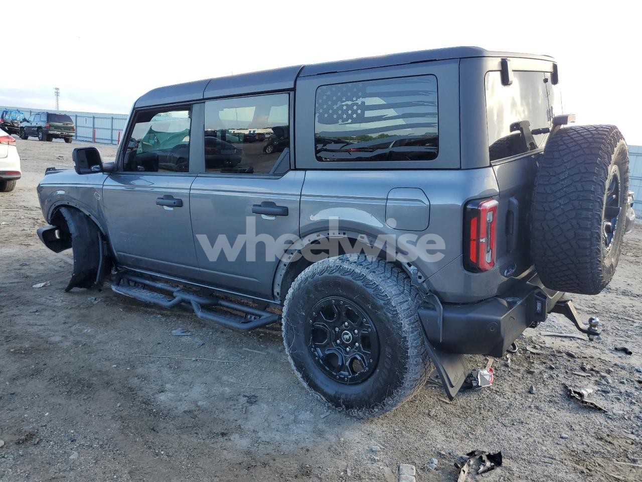 Photo 2 of 2023 FORD BRONCO BASE (VIN 1FMEE5DP3PLB94748)