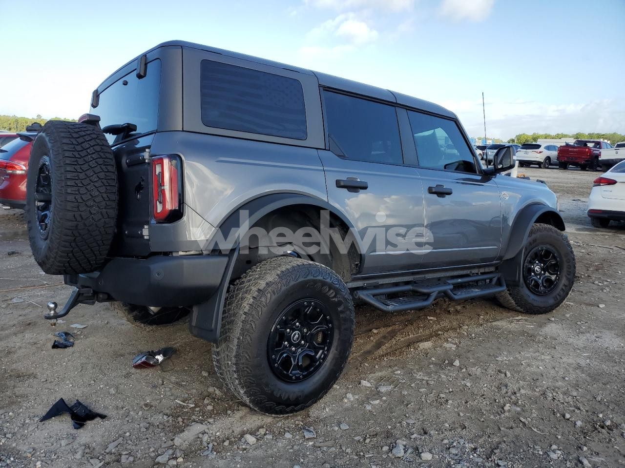 Photo 3 of 2023 FORD BRONCO BASE (VIN 1FMEE5DP3PLB94748)