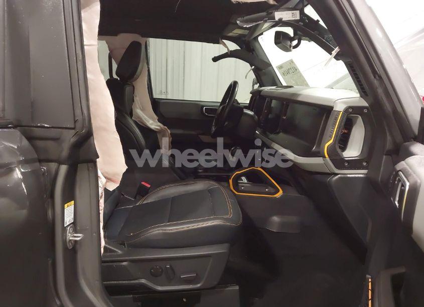 Photo 5 of 2022 Ford Bronco BADLANDS (VIN 1FMEE5DP5NLA92073)