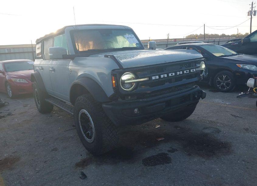 2022 Ford Bronco OUTER BANKS (VIN 1FMEE5DP6NLA73368) main photo