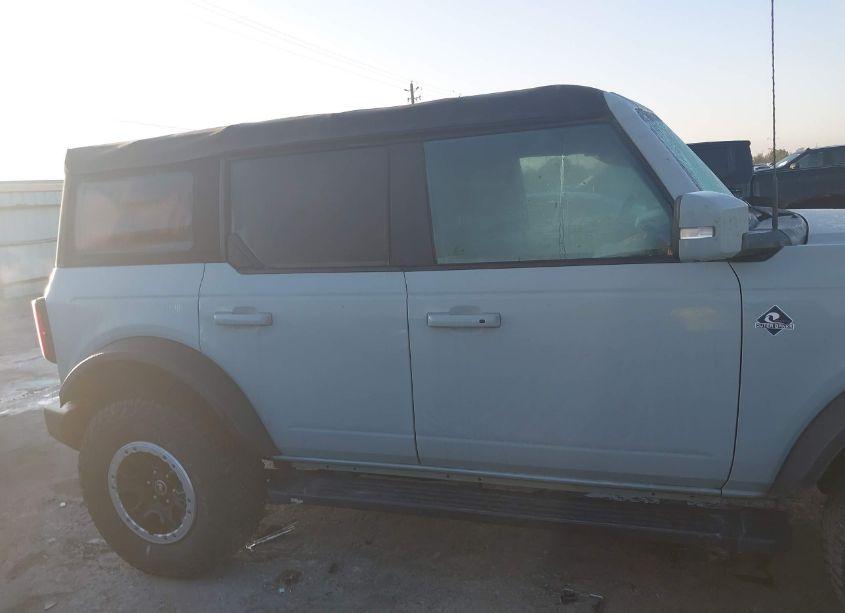 Photo 14 of 2022 Ford Bronco OUTER BANKS (VIN 1FMEE5DP6NLA73368)