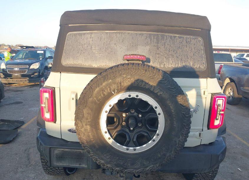 Photo 17 of 2022 Ford Bronco OUTER BANKS (VIN 1FMEE5DP6NLA73368)