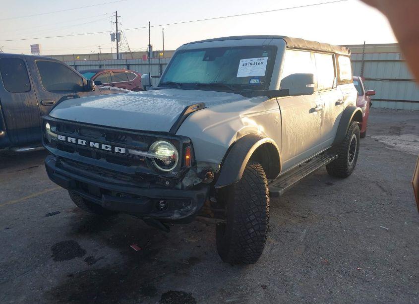 Photo 2 of 2022 Ford Bronco OUTER BANKS (VIN 1FMEE5DP6NLA73368)