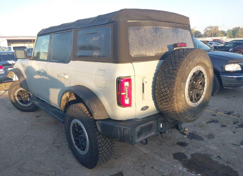 Photo 3 of 2022 Ford Bronco OUTER BANKS (VIN 1FMEE5DP6NLA73368)