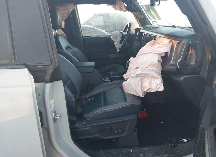 Photo 5 of 2022 Ford Bronco OUTER BANKS (VIN 1FMEE5DP6NLA73368)