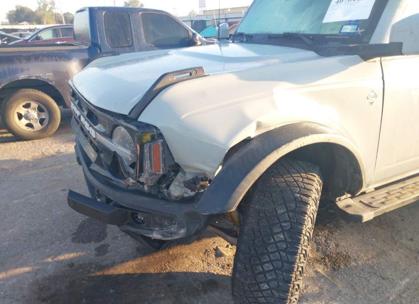 Photo 6 of 2022 Ford Bronco OUTER BANKS (VIN 1FMEE5DP6NLA73368)