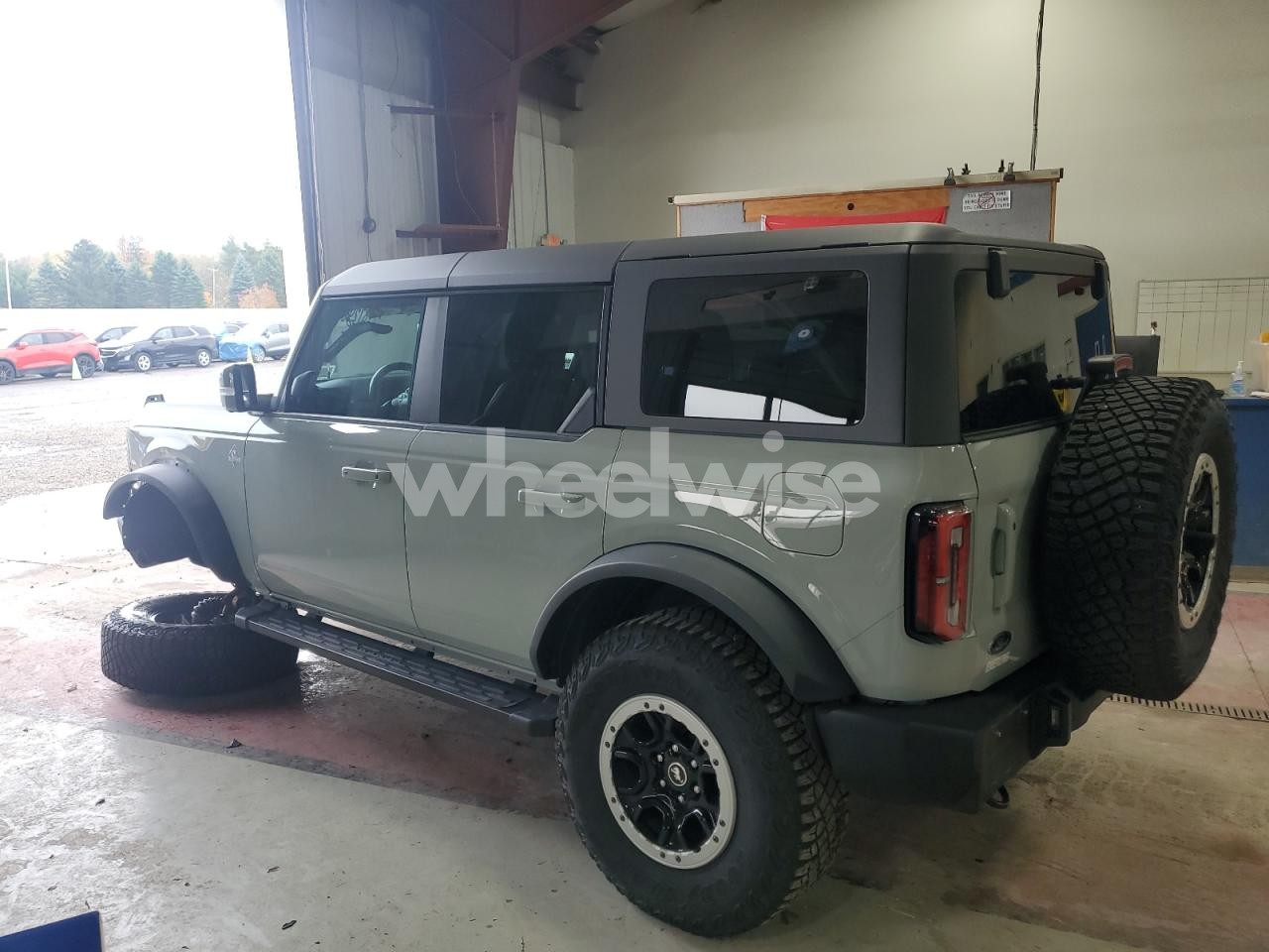 Photo 2 of 2023 FORD BRONCO BASE N/A (VIN 1FMEE5DP7PLB53006)