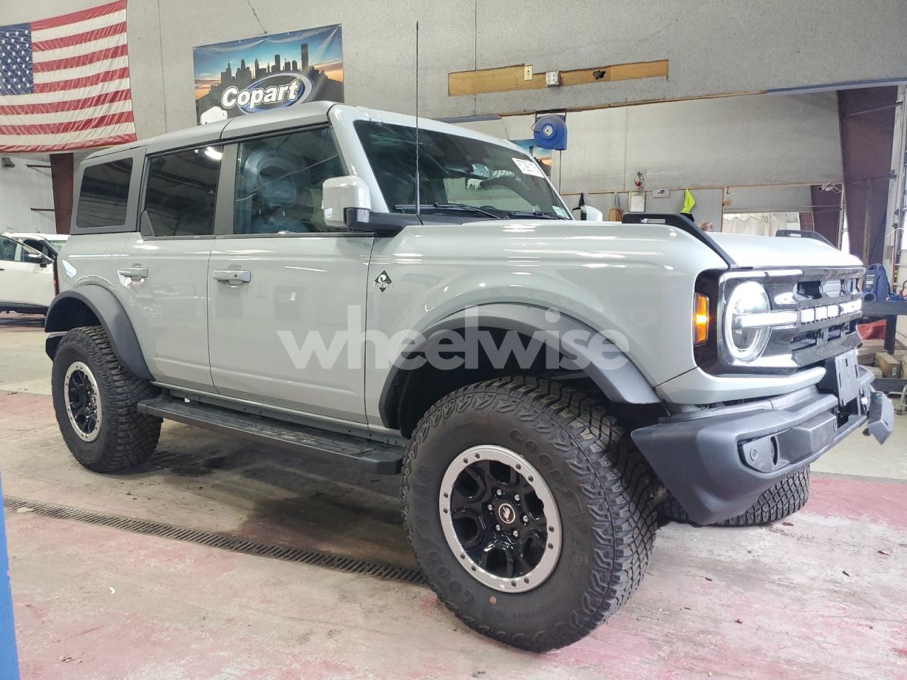 Photo 4 of 2023 FORD BRONCO BASE N/A (VIN 1FMEE5DP7PLB53006)