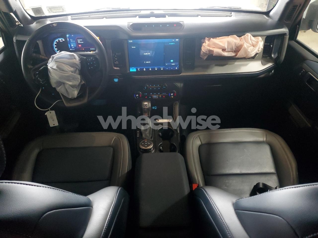 Photo 8 of 2023 FORD BRONCO BASE N/A (VIN 1FMEE5DP7PLB53006)