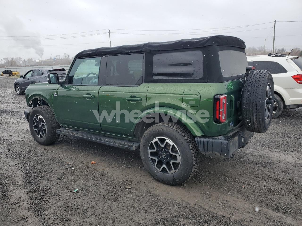 Photo 2 of 2022 FORD BRONCO BASE N/A (VIN 1FMEE5DPXNLB36133)