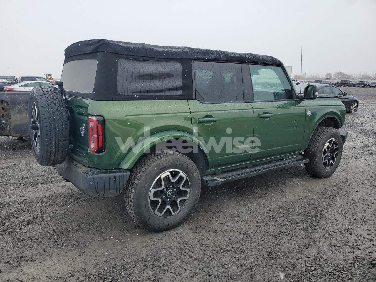 Photo 3 of 2022 FORD BRONCO BASE N/A (VIN 1FMEE5DPXNLB36133)