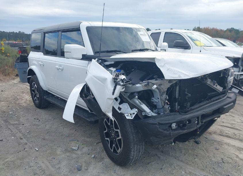 2024 Ford Bronco OUTER BANKS (VIN 1FMEE8BP2RLA20287) main photo