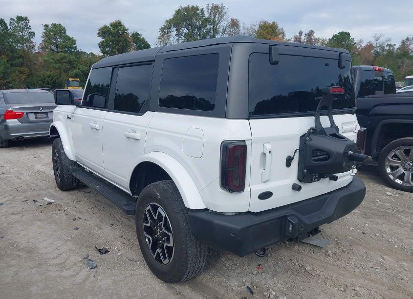 Photo 3 of 2024 Ford Bronco OUTER BANKS (VIN 1FMEE8BP2RLA20287)