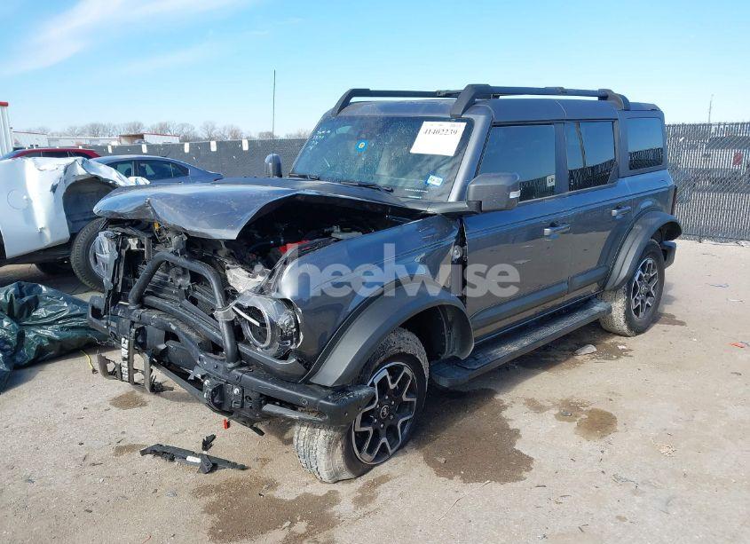 Photo 2 of 2024 Ford Bronco OUTER BANKS (VIN 1FMEE8BP2RLA30088)