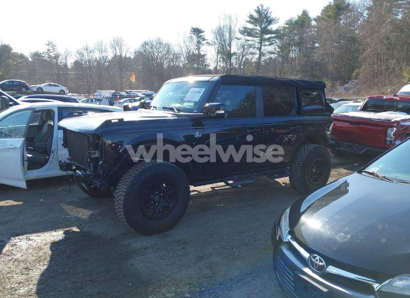 Photo 2 of 2024 Ford Bronco OUTER BANKS (VIN 1FMEE8BP8RLA14400)