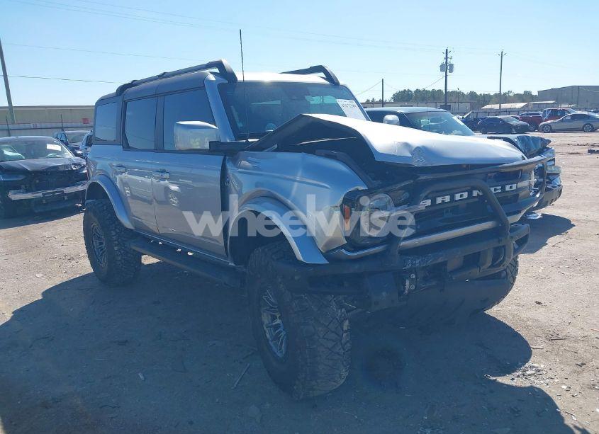 2024 Ford Bronco OUTER BANKS (VIN 1FMEE8BP9RLA09450) main photo