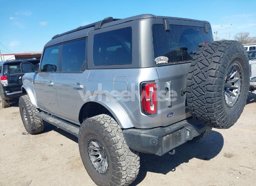 Photo 3 of 2024 Ford Bronco OUTER BANKS (VIN 1FMEE8BP9RLA09450)
