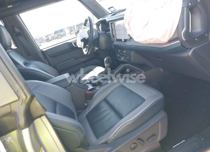 Photo 5 of 2024 Ford Bronco OUTER BANKS (VIN 1FMEE8BP9RLA09450)