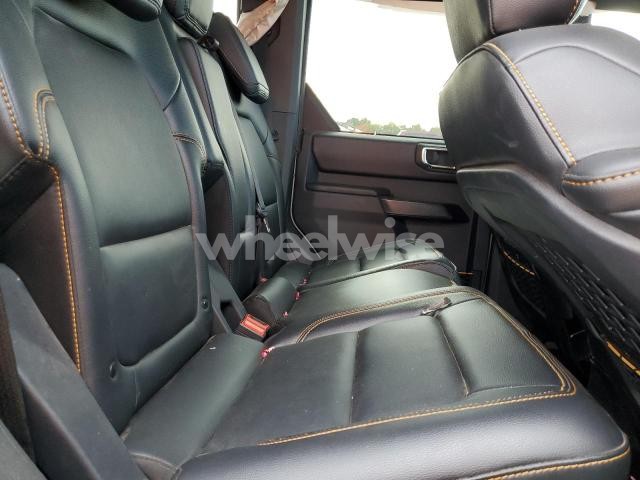 Photo 5 of 2024 FORD BRONCO BADLANDS N/A (VIN 1FMEE9BP8RLA76062)