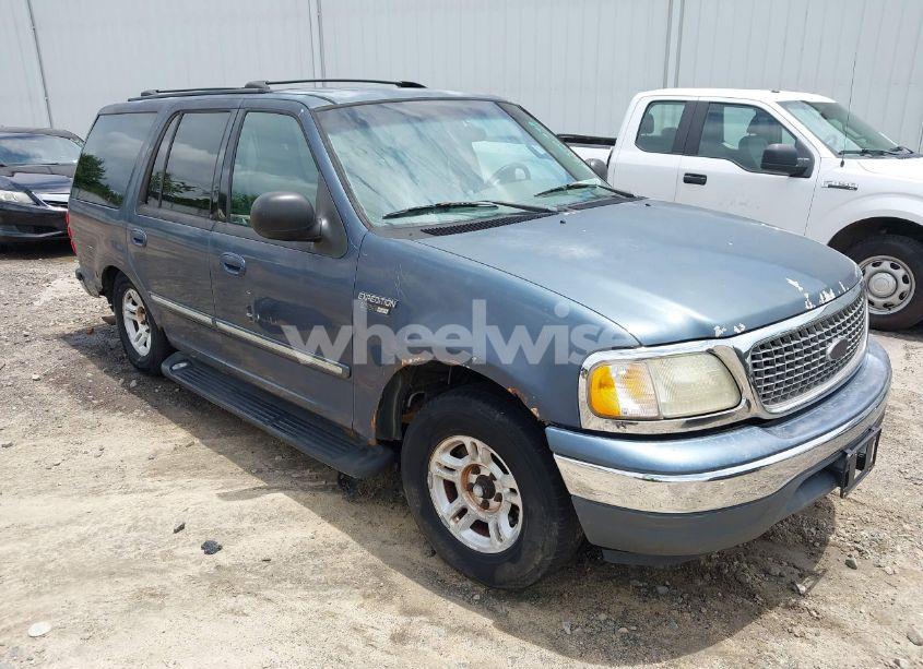 2002 Ford Expedition XLT (VIN 1FMEU15L42LA11664) main photo
