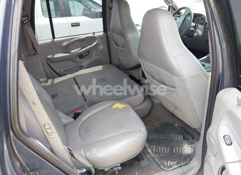 Photo 8 of 2002 Ford Expedition XLT (VIN 1FMEU15L42LA11664)