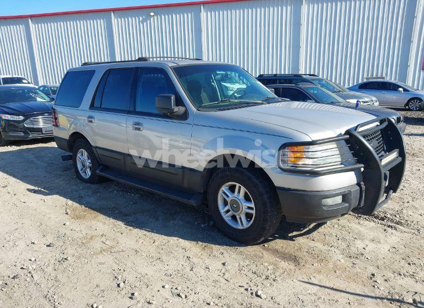 2003 Ford Expedition XLT (VIN 1FMEU15W13LA45900) main photo