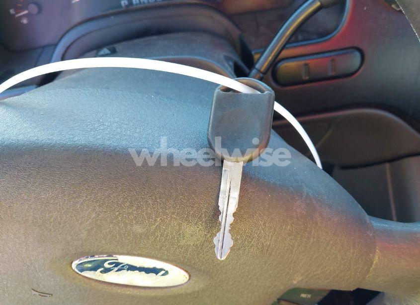 Photo 11 of 2003 Ford Expedition XLT (VIN 1FMEU15W13LA45900)