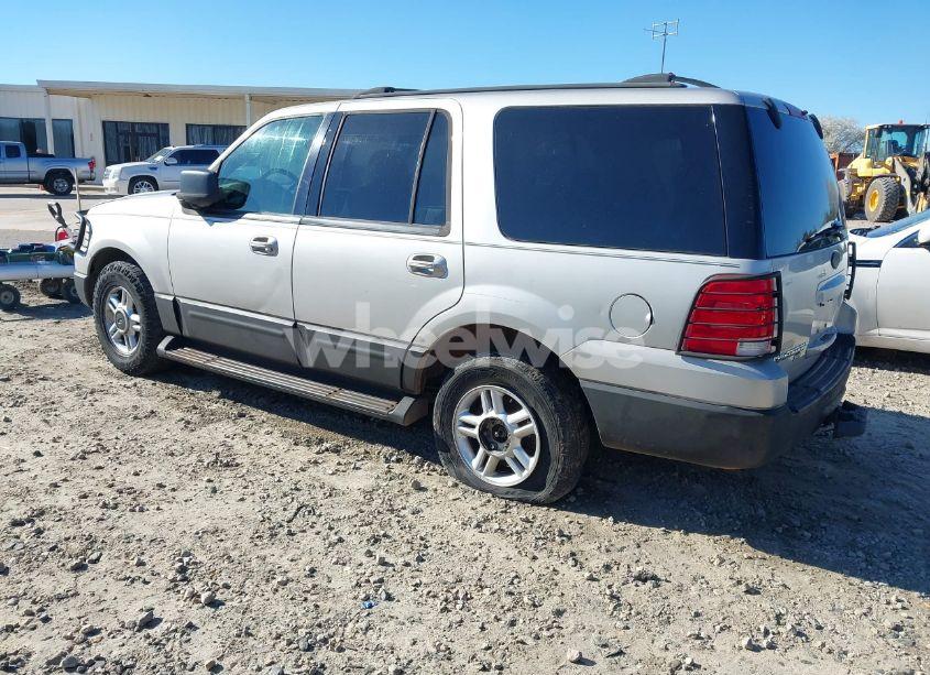 Photo 3 of 2003 Ford Expedition XLT (VIN 1FMEU15W13LA45900)