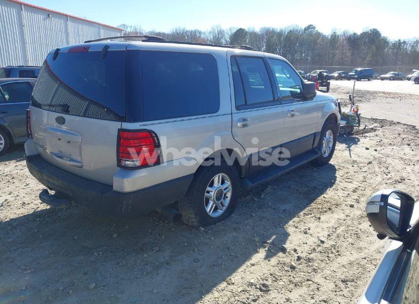Photo 4 of 2003 Ford Expedition XLT (VIN 1FMEU15W13LA45900)