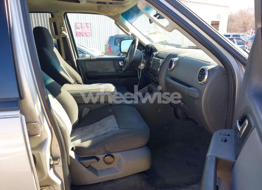 Photo 5 of 2003 Ford Expedition XLT (VIN 1FMEU15W13LA45900)