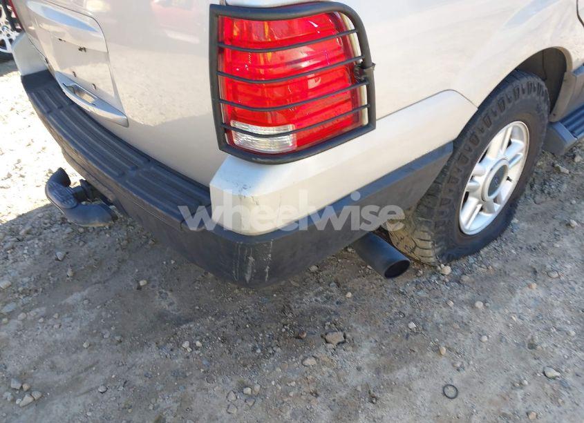 Photo 6 of 2003 Ford Expedition XLT (VIN 1FMEU15W13LA45900)