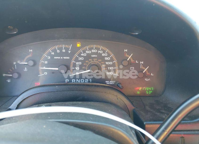 Photo 7 of 2003 Ford Expedition XLT (VIN 1FMEU15W13LA45900)