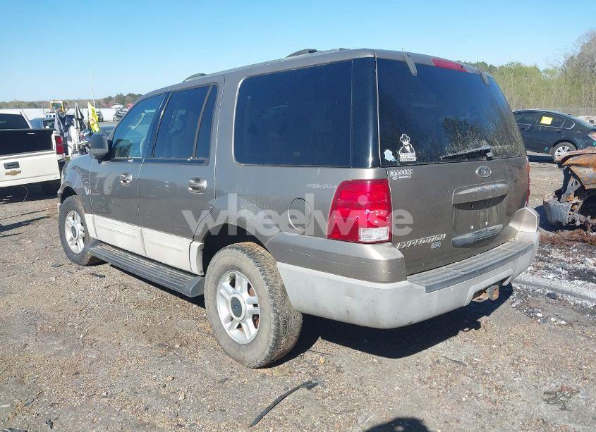 Photo 3 of 2003 Ford Expedition XLT (VIN 1FMEU15W73LB19031)