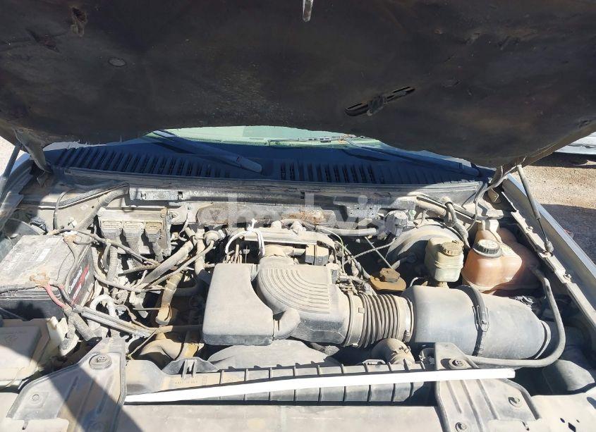 Photo 10 of 2003 Ford Expedition XLT (VIN 1FMEU15WX3LA88096)