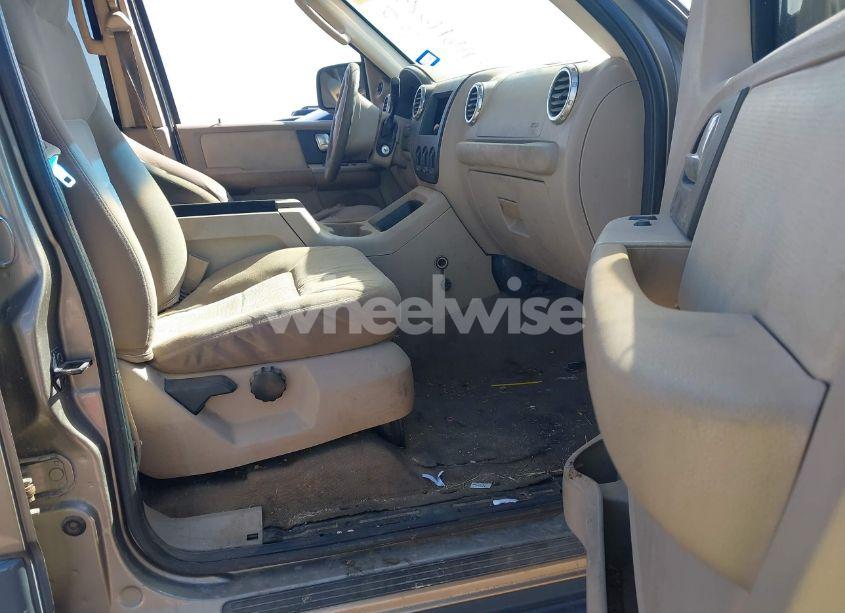 Photo 5 of 2003 Ford Expedition XLT (VIN 1FMEU15WX3LA88096)