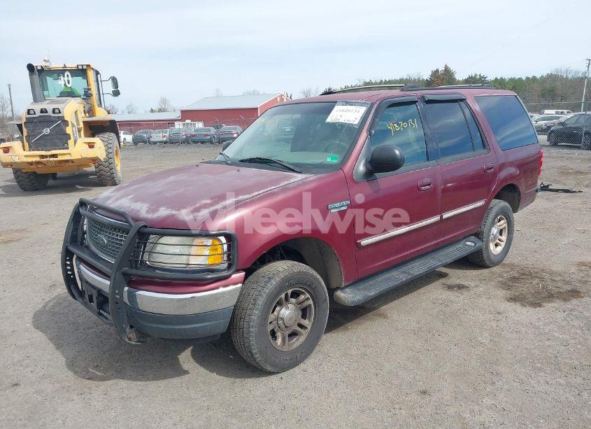 Photo 2 of 2001 Ford Expedition XLT (VIN 1FMEU16W61LB26497)