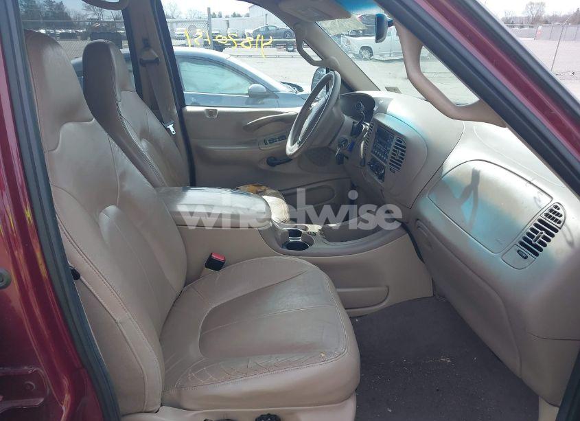 Photo 5 of 2001 Ford Expedition XLT (VIN 1FMEU16W61LB26497)