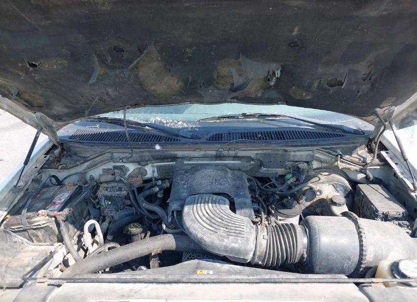 Photo 10 of 2001 Ford Expedition XLT (VIN 1FMEU16W81LB72476)