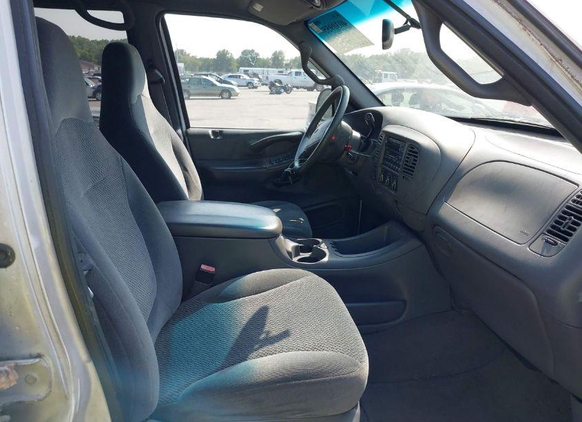 Photo 5 of 2001 Ford Expedition XLT (VIN 1FMEU16W81LB72476)