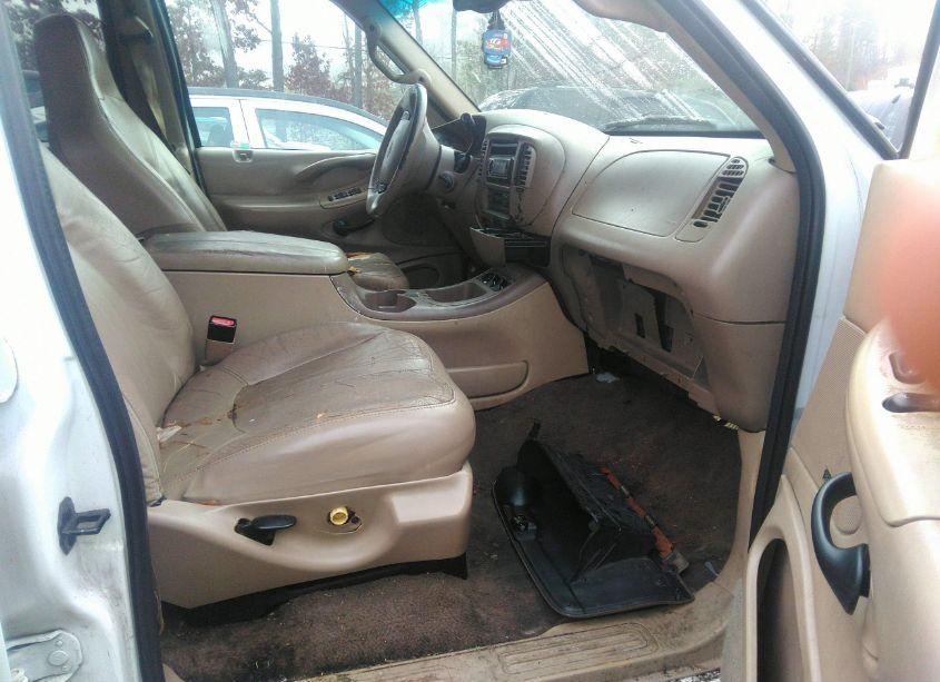 Photo 5 of 2002 Ford Expedition EDDIE BAUER (VIN 1FMEU17L22LA29707)