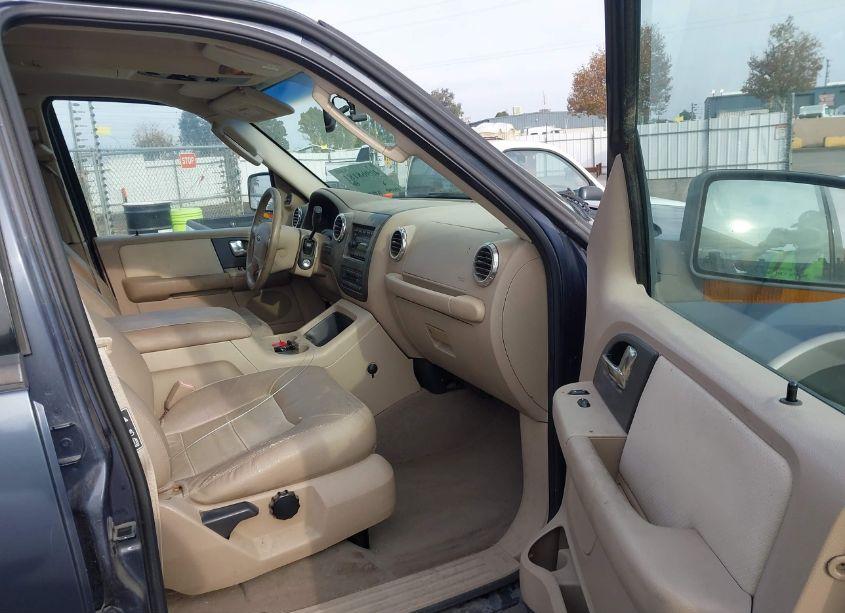 Photo 5 of 2003 Ford Expedition EDDIE BAUER (VIN 1FMEU17L23LA50462)